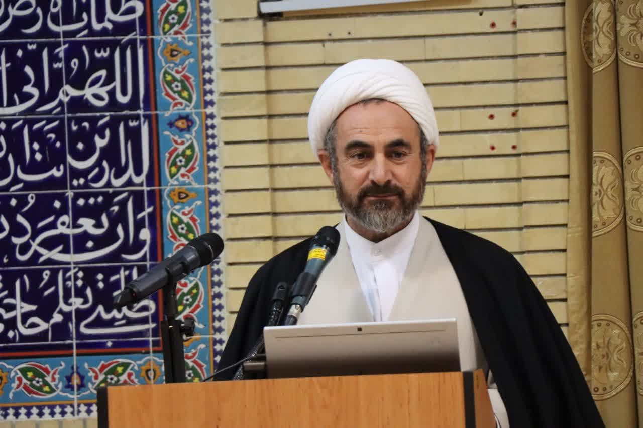 باید قوی ترین، متخصص ترین و عالم ترین ها انتخاب شوند